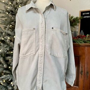 Zara Oversized Light Gray Shacket / Utility Shirt
Jacket - Size L